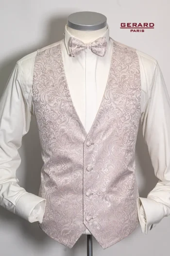 Wedding waistcoat in rose with intricate paisley pattern by Gerard Paris (Art Nr 90).